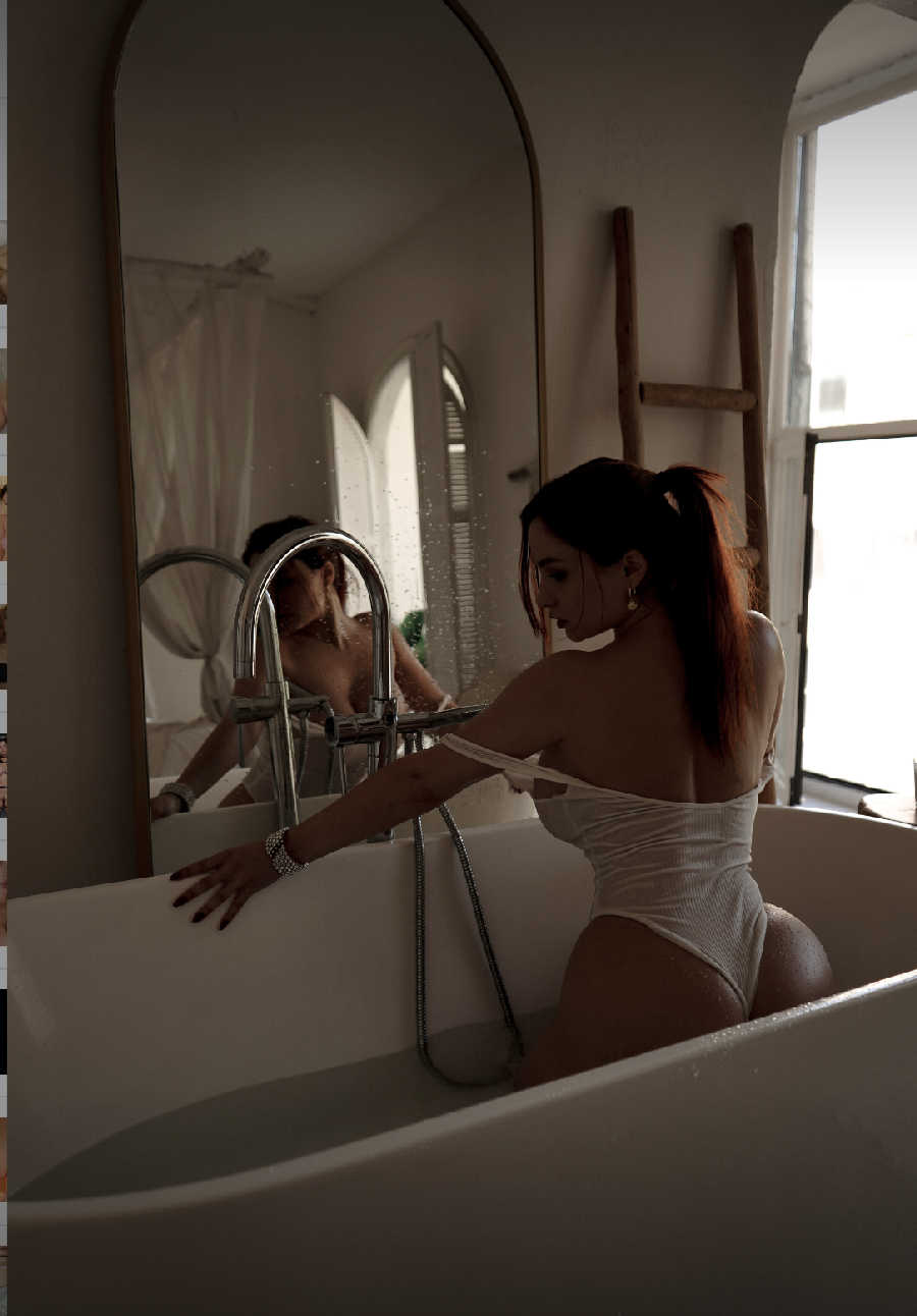 A playful frame from Miranda Faith nude — online in Jiulong