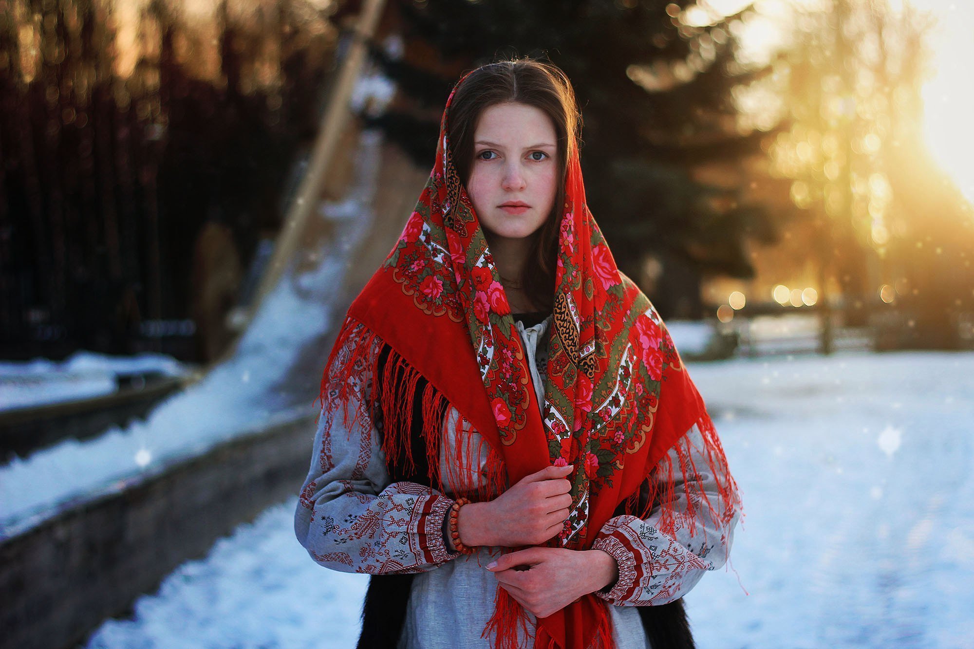 Girls in Slavic costumes in Jiulong