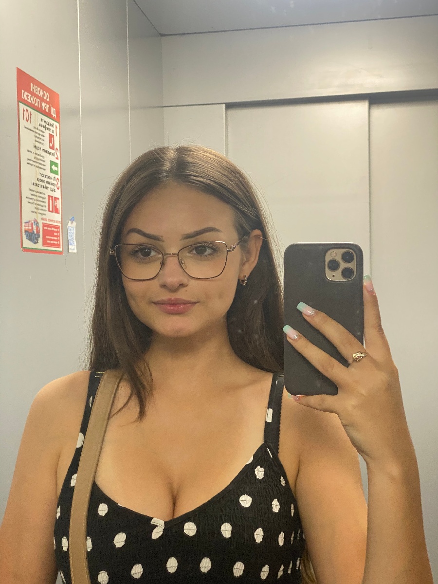 Sexy model Stacy in Jiulong